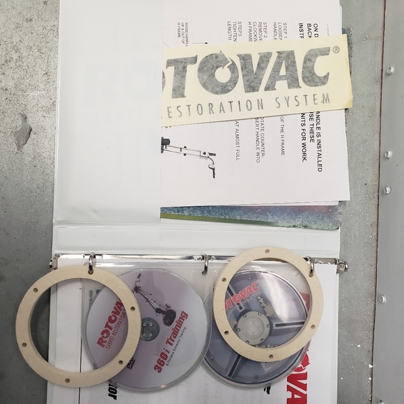 Rotovac 360i and Powrflite black max extractor as a bundle.. Orig price $7000 - Picture 6 of 12